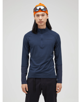 Men Magic Half Zip Blue Shadow model